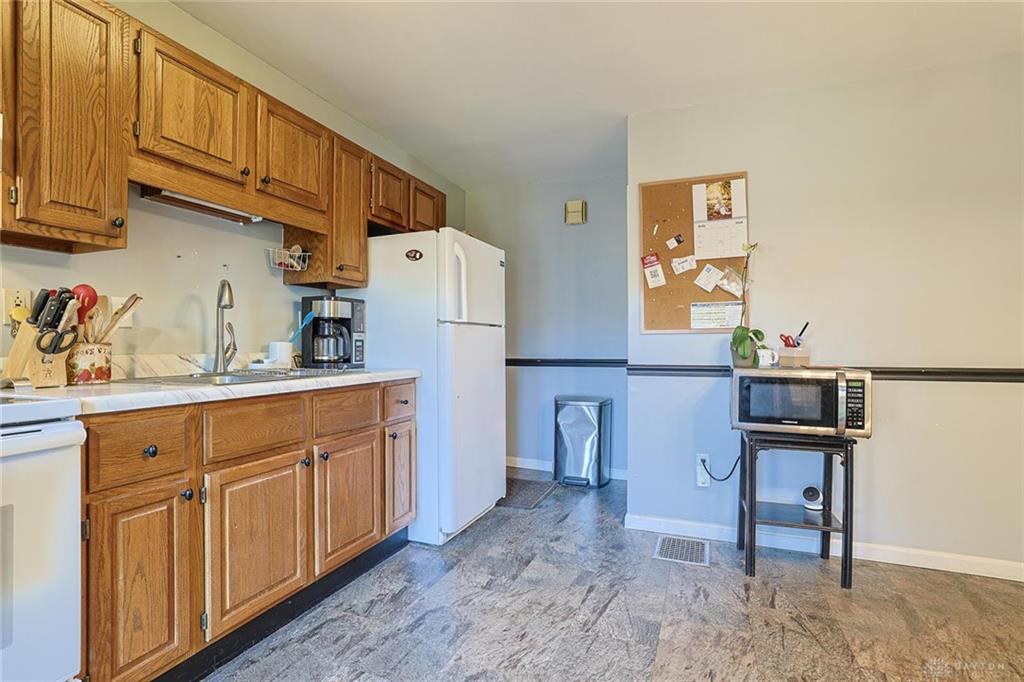 2707 Redfield Property Photo 8