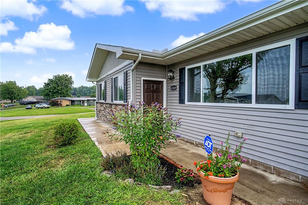 4149 Rosehill Property Photo 5