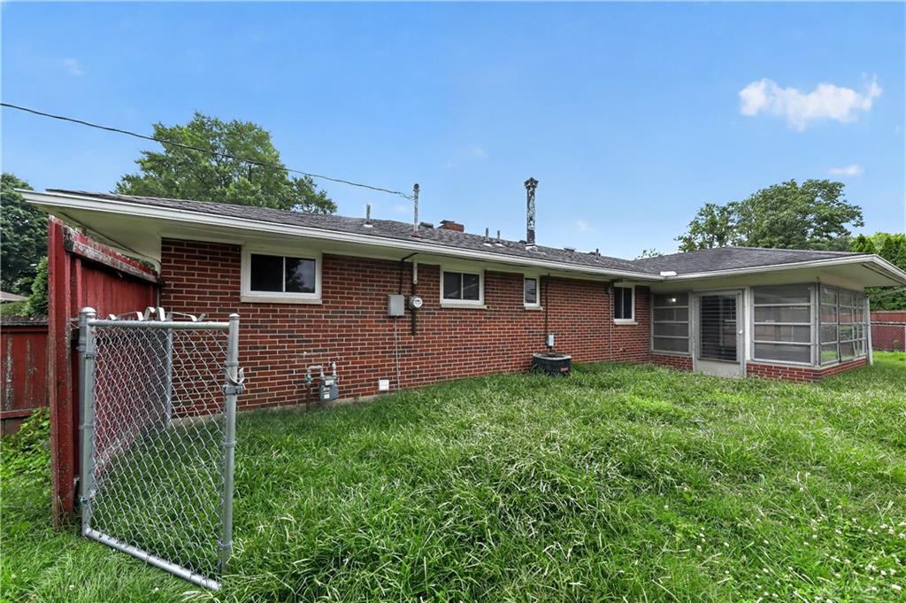 5101 Durwood Property Photo 4