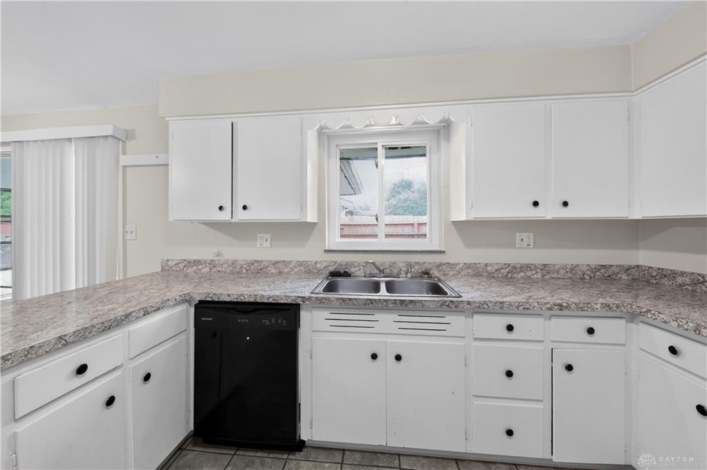 5101 Durwood Property Photo 8