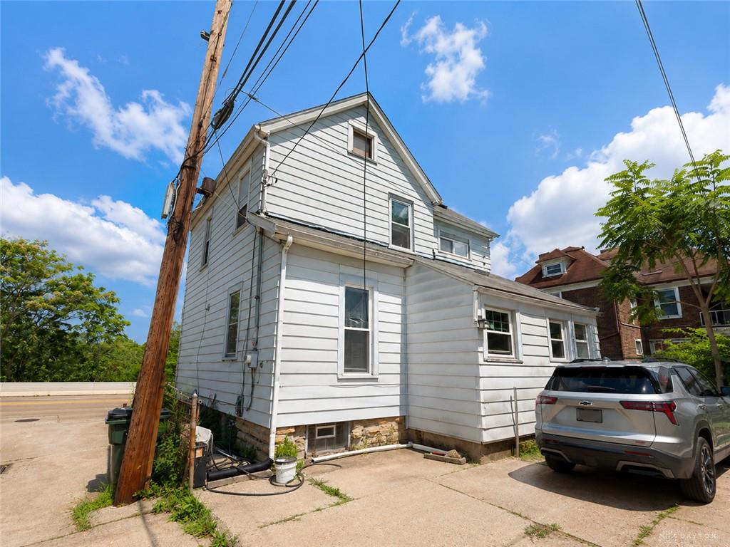 1315 Riverside Property Photo 4