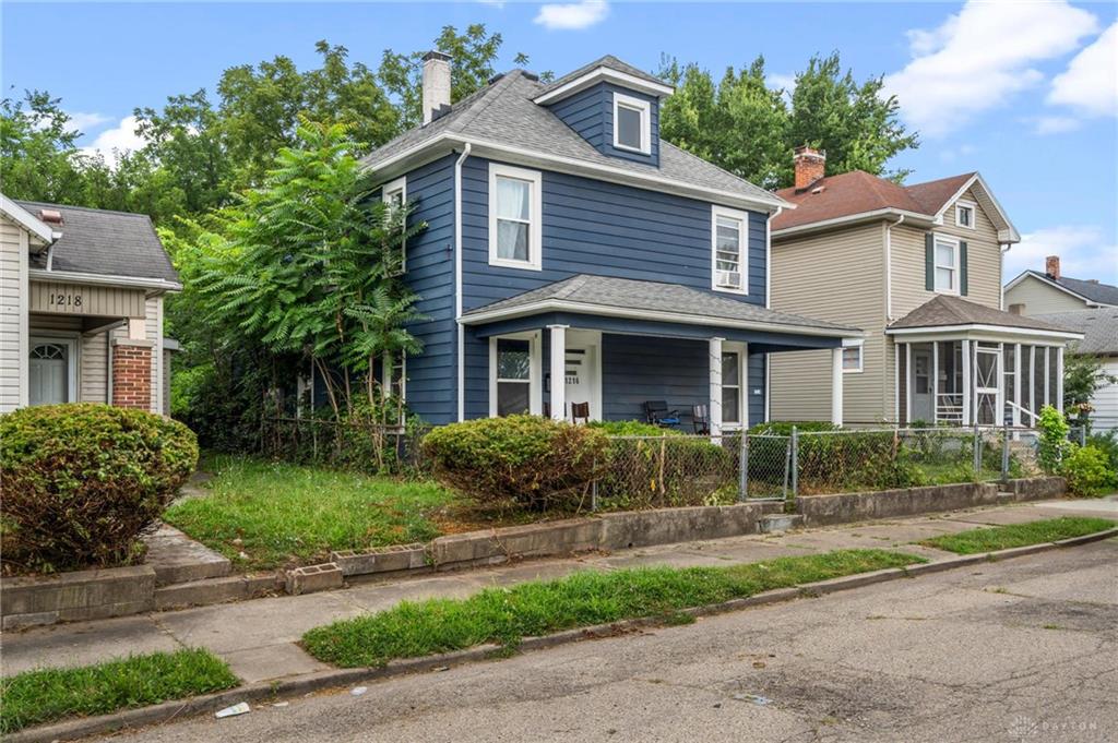 1216 Young Property Photo 2