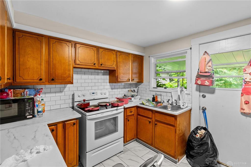 1216 Young Property Photo 9