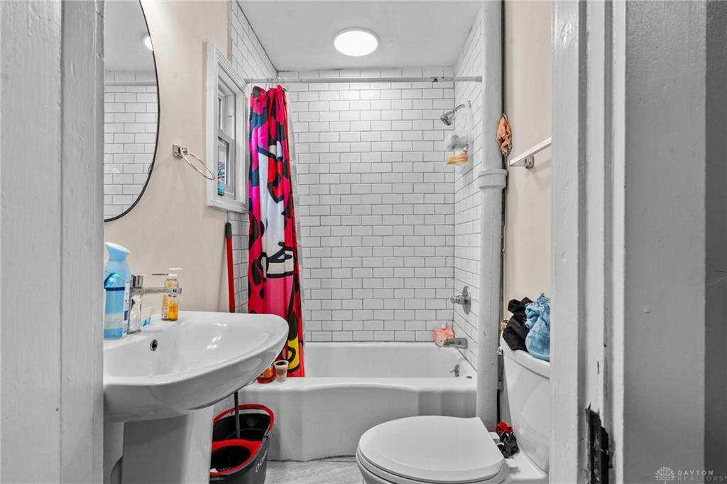1216 Young Property Photo 16