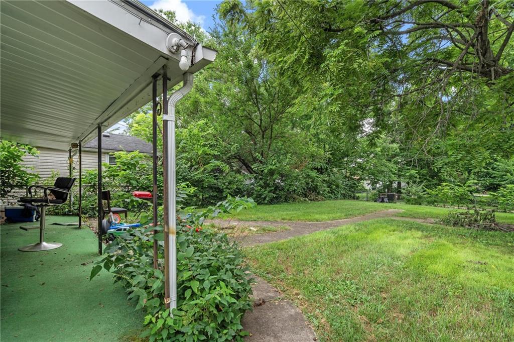 1216 Young Property Photo 31