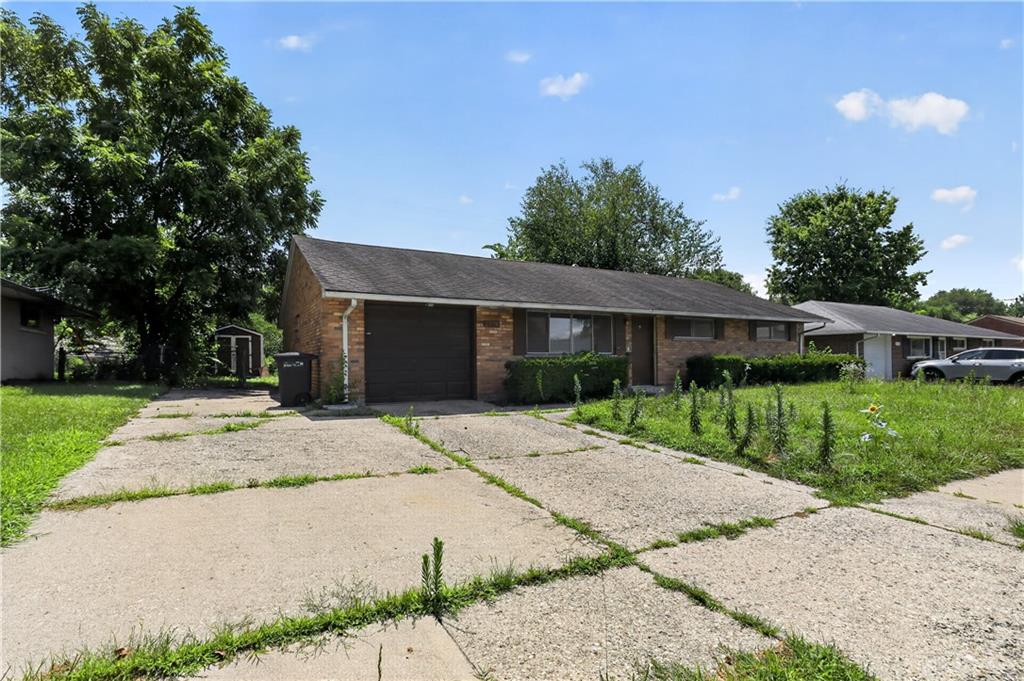 2196 Owendale Property Photo 2