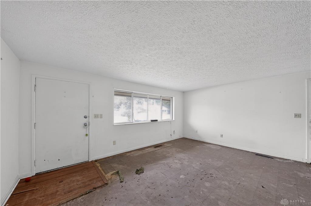 2196 Owendale Property Photo 6