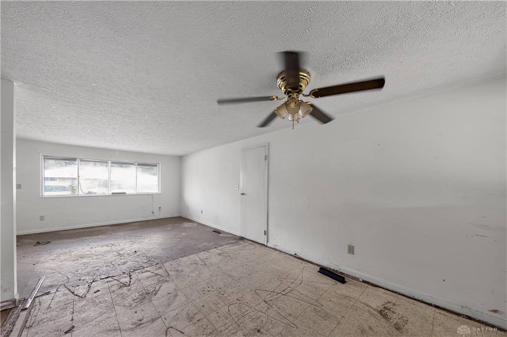 2196 Owendale Property Photo 7