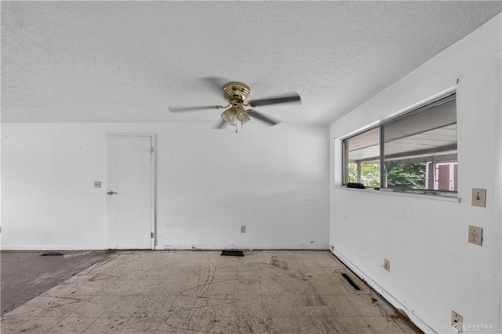 2196 Owendale Property Photo 8