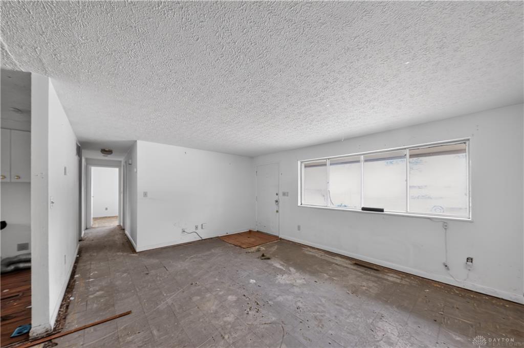2196 Owendale Property Photo 9
