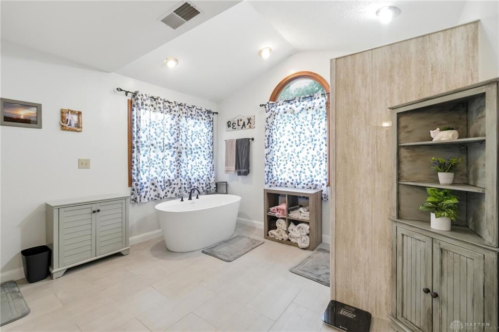 185 Woods Edge Property Photo 37