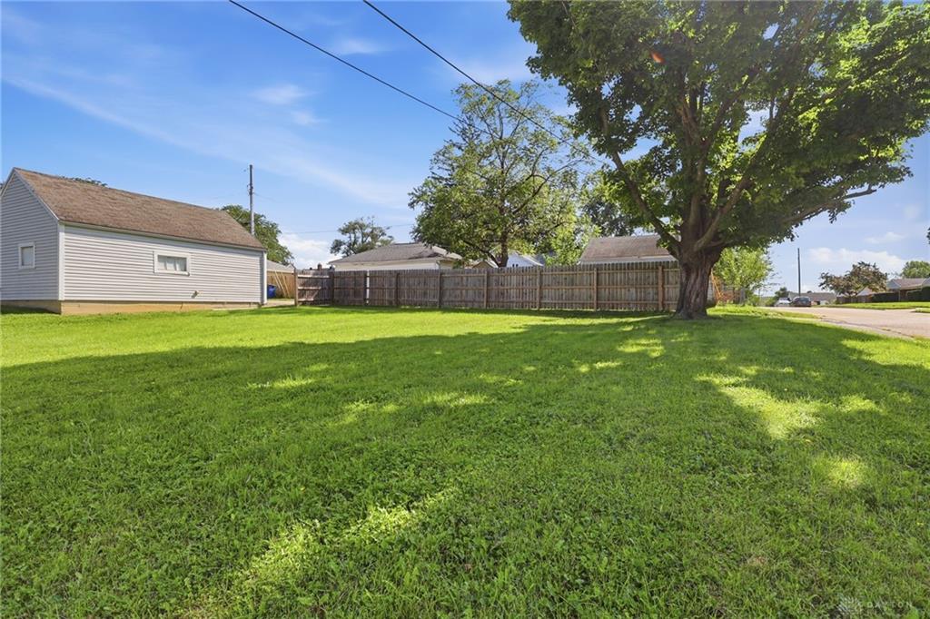 1856 Hazel Property Photo 34