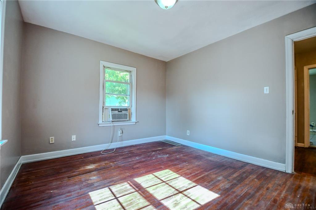 2901 Oakley Property Photo 17