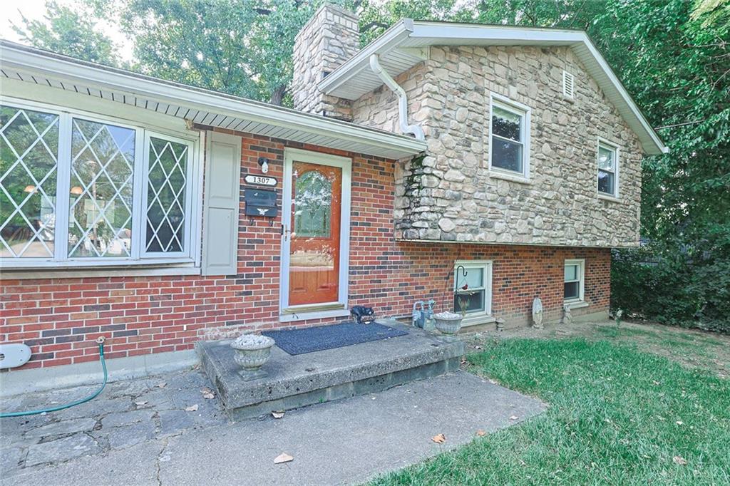 1307 Park Property Photo 3