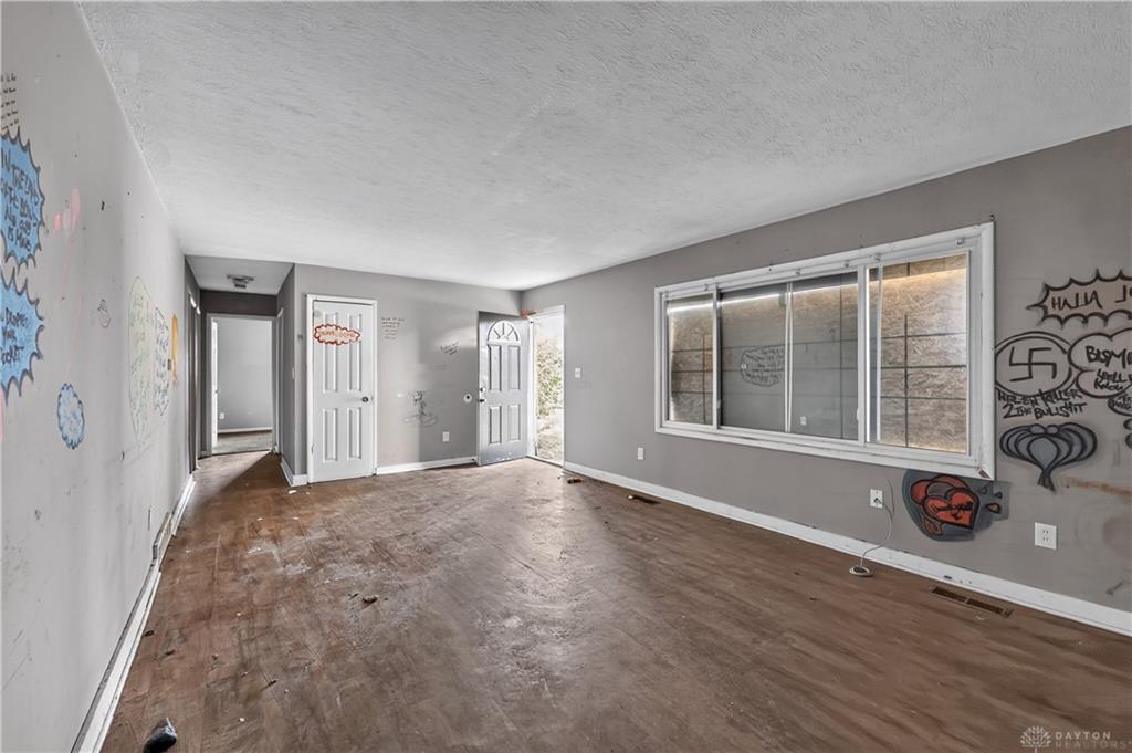 2159 Mountview Property Photo 7