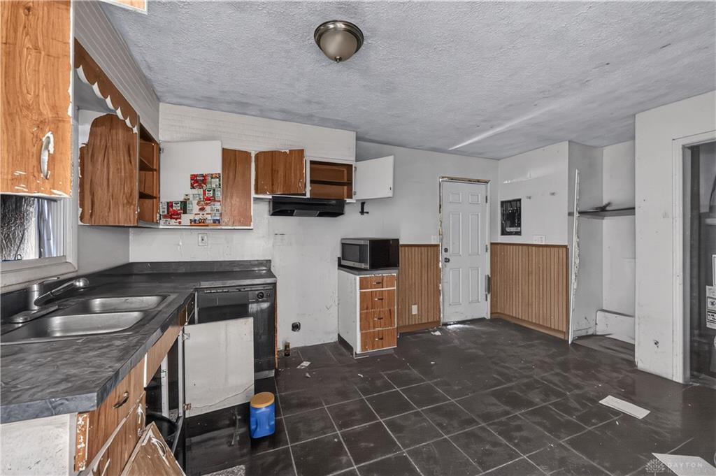 2159 Mountview Property Photo 9