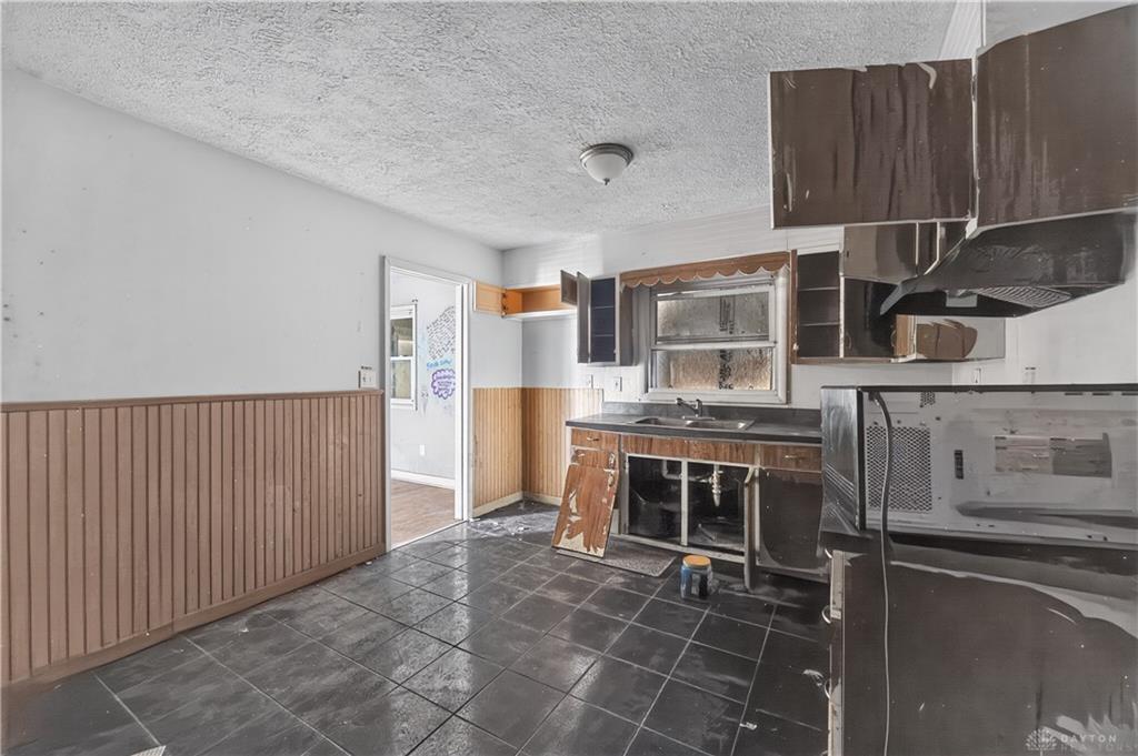 2159 Mountview Property Photo 10