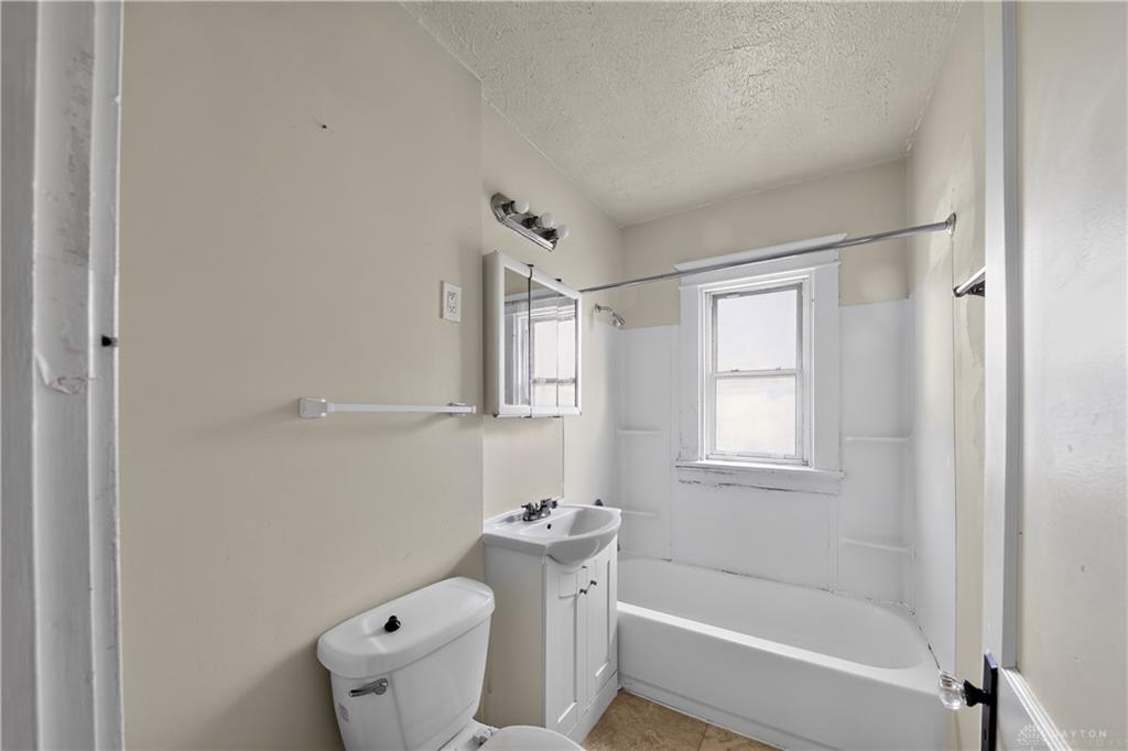 37 Redder Property Photo 11