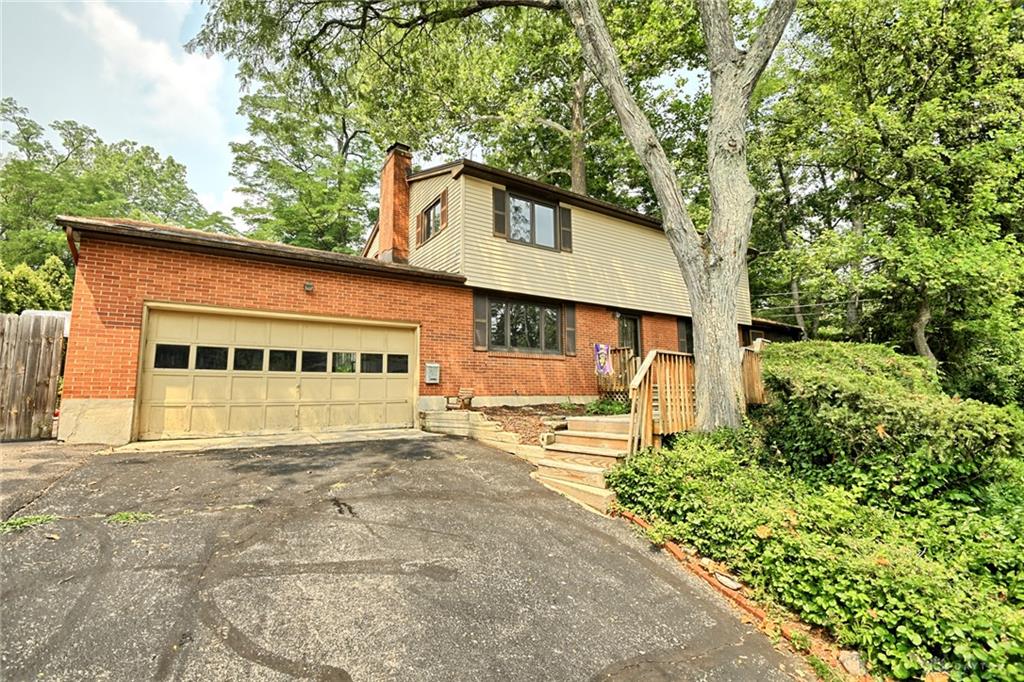 3559 Strathmoor