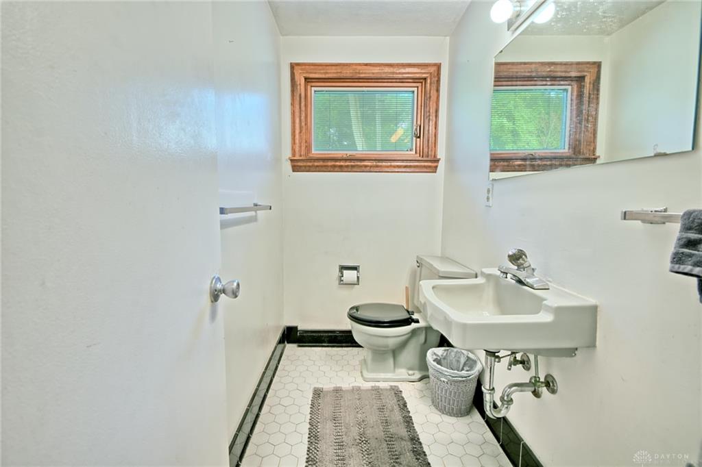 3559 Strathmoor Property Photo 18