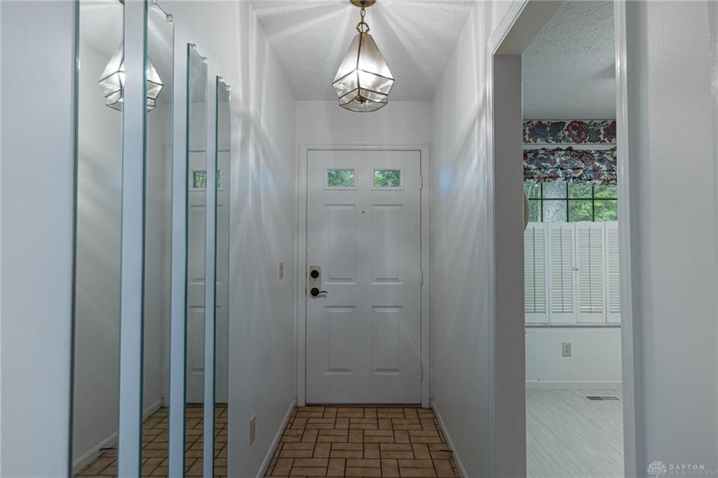 644 Pine Needles Property Photo 2