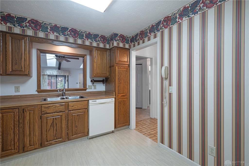 644 Pine Needles Property Photo 6
