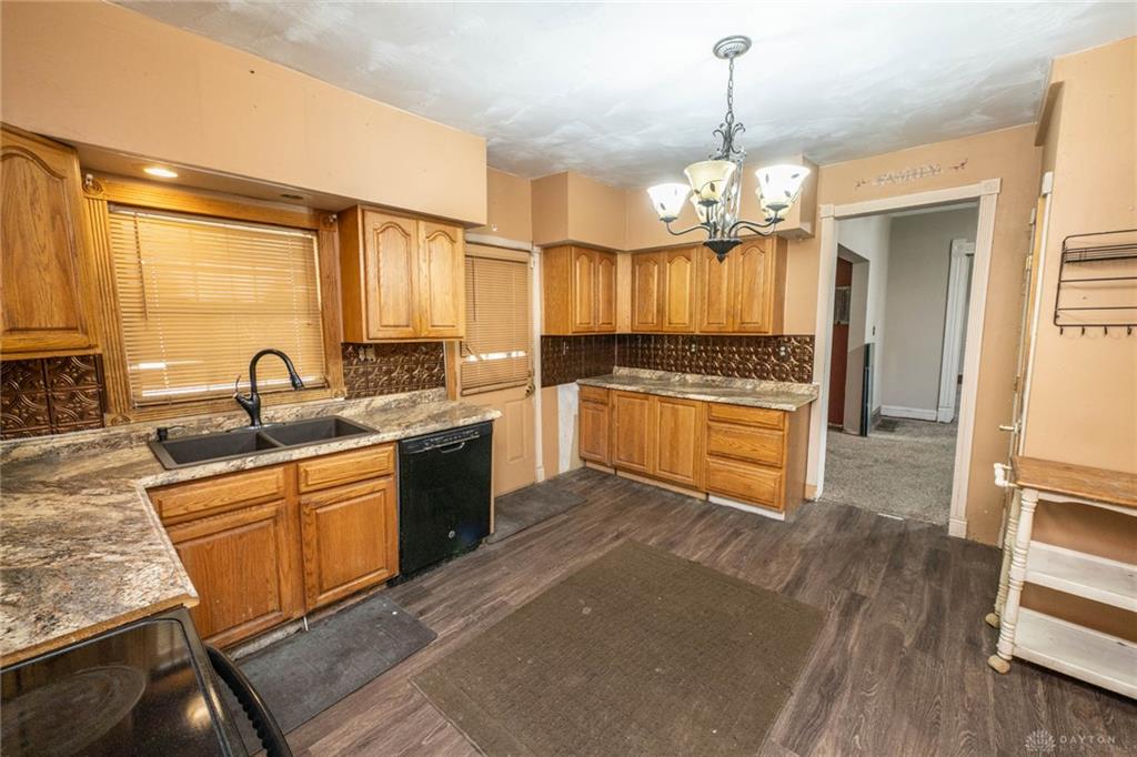 224 N Barron Property Photo 10