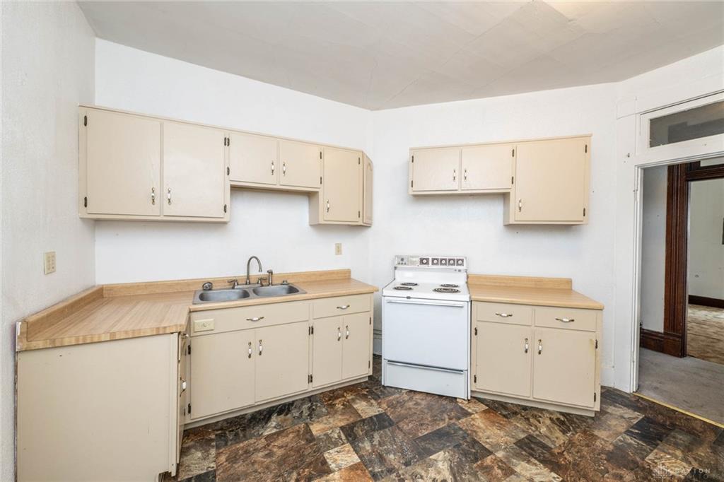 224 N Barron Property Photo 26