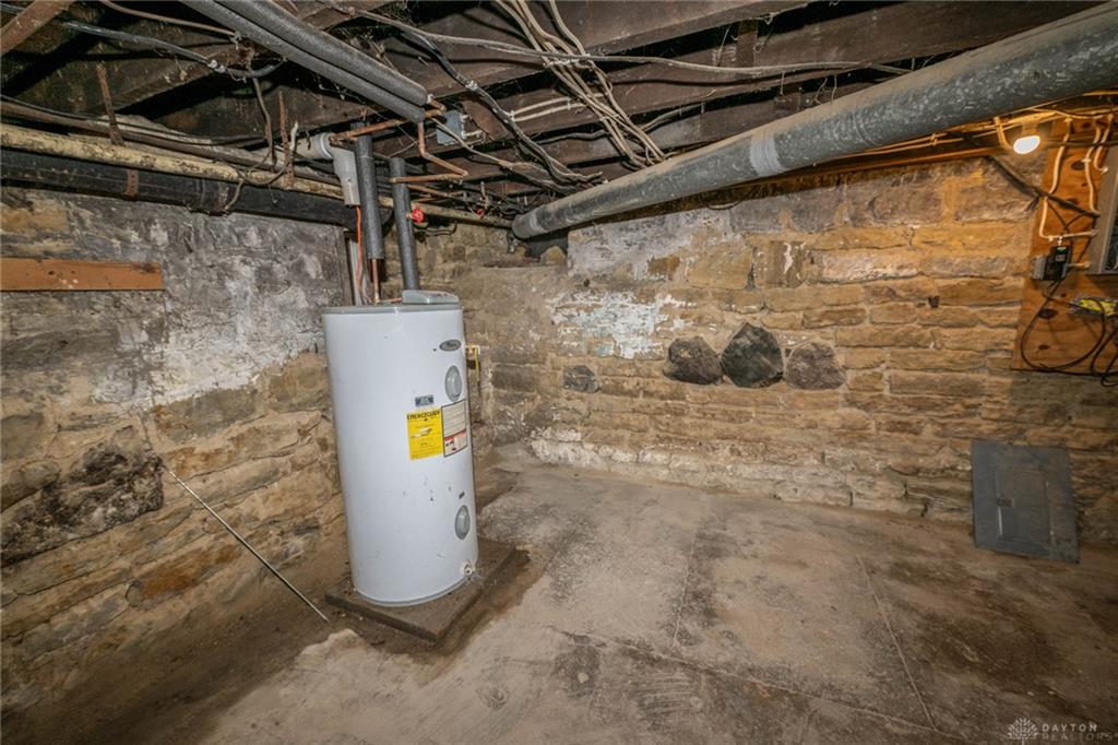 224 N Barron Property Photo 36