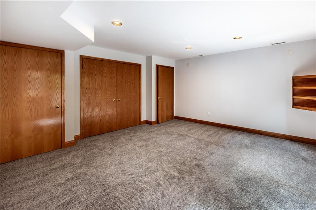 180 Eleanor Property Photo 26
