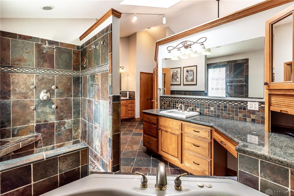 180 Eleanor Property Photo 38