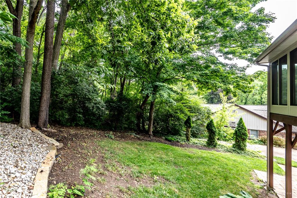 180 Eleanor Property Photo 48