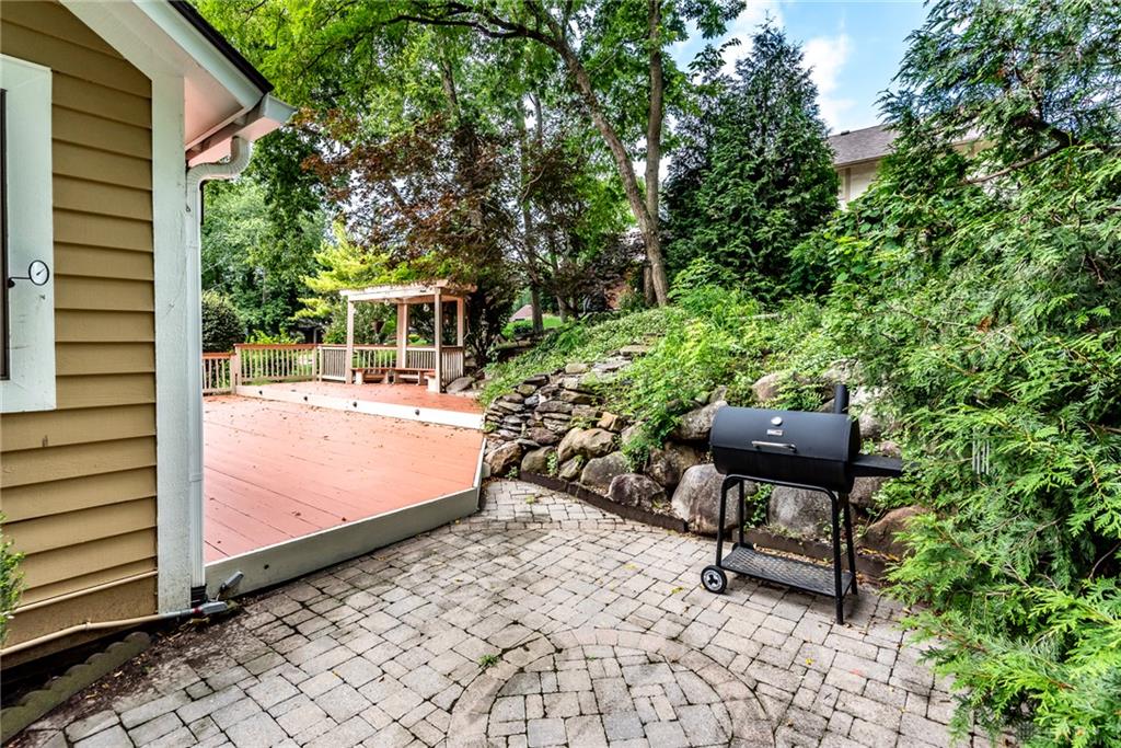 180 Eleanor Property Photo 50