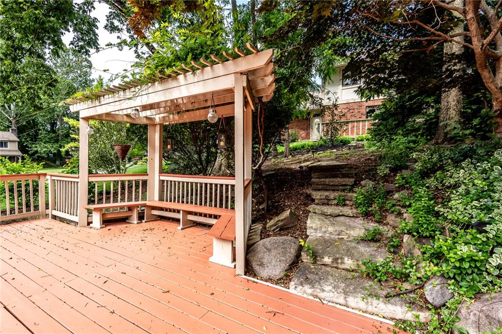 180 Eleanor Property Photo 56