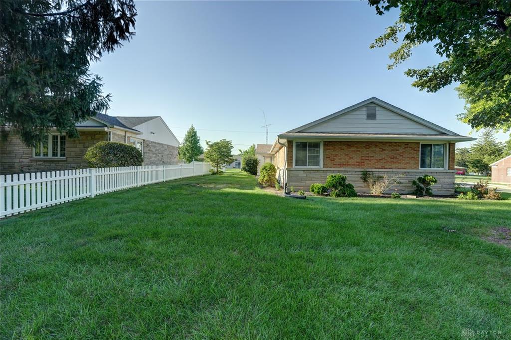 100 Avenue B Property Photo 6