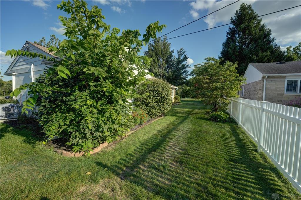 100 Avenue B Property Photo 7