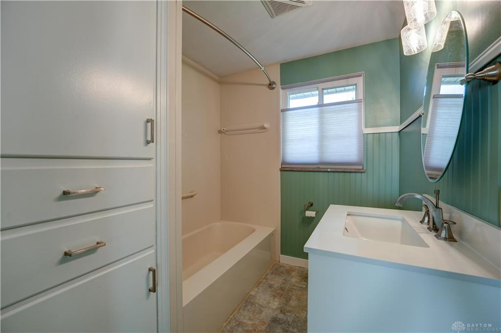 100 Avenue B Property Photo 16