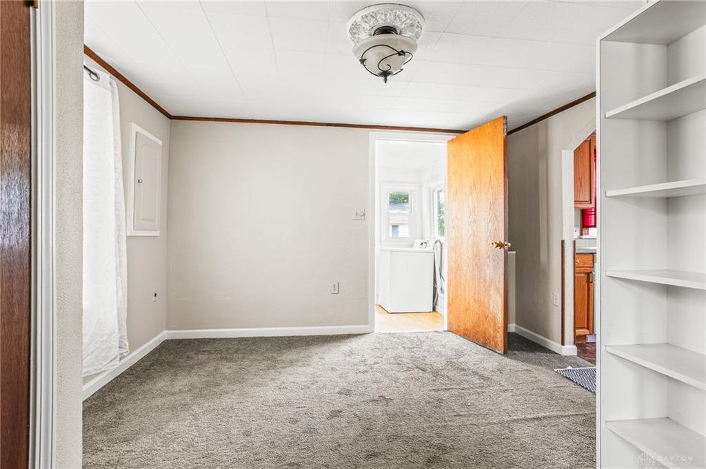 4952 Wildrose Property Photo 8