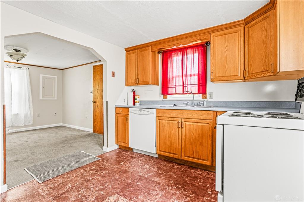 4952 Wildrose Property Photo 10