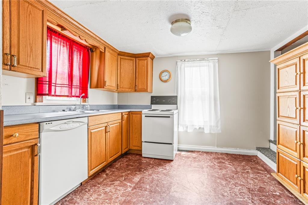 4952 Wildrose Property Photo 11