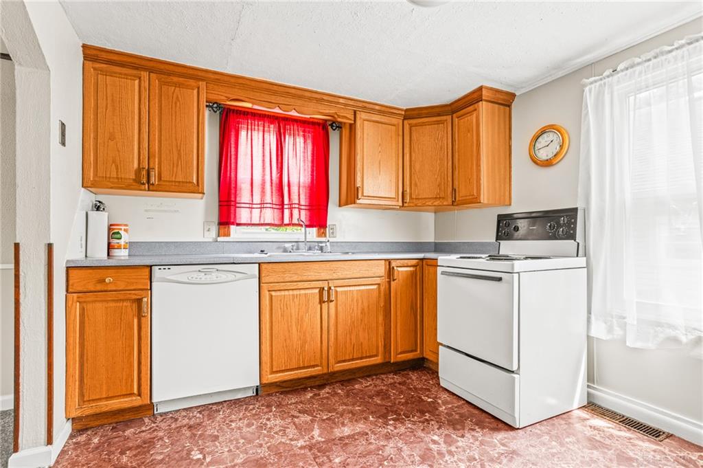 4952 Wildrose Property Photo 14