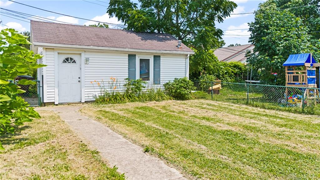 4952 Wildrose Property Photo 24