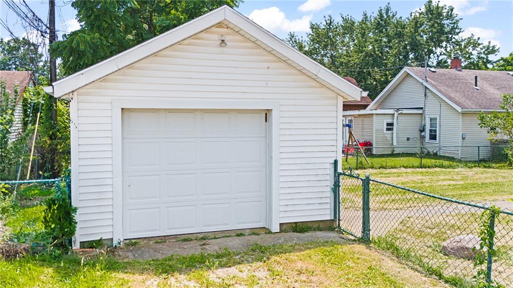 4952 Wildrose Property Photo 26