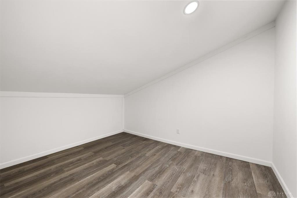320 Morton Property Photo 21