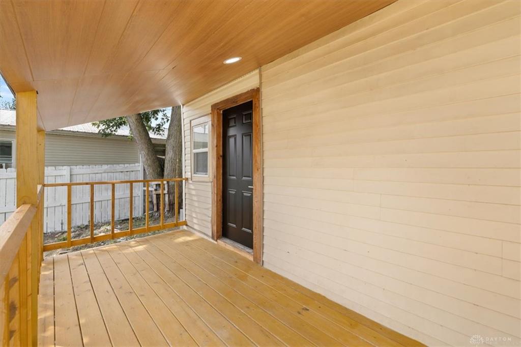 320 Morton Property Photo 30