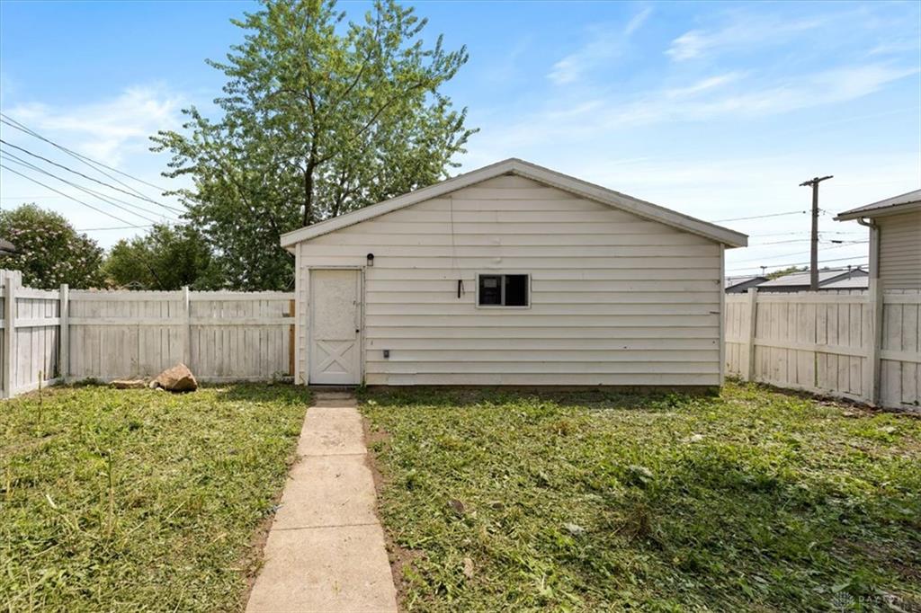 320 Morton Property Photo 31