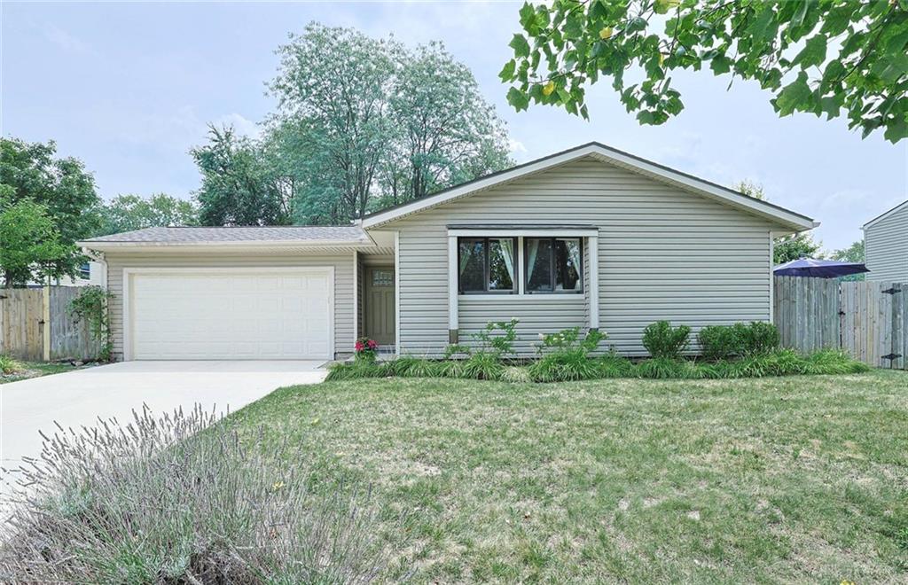 5932 Pine Glen Property Photo 2