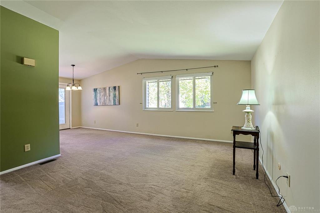 5932 Pine Glen Property Photo 4