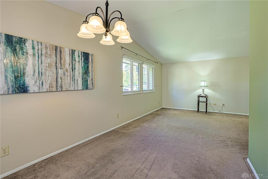 5932 Pine Glen Property Photo 10