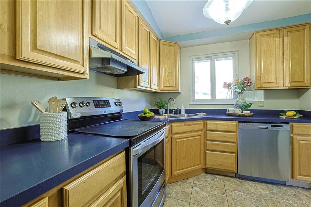 5932 Pine Glen Property Photo 11